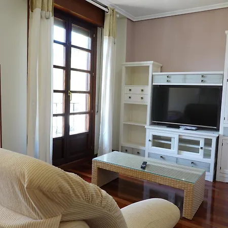 Piso Con Garaje En * カルテス