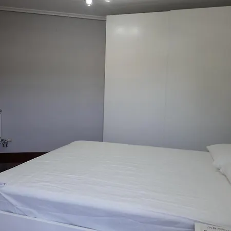 Piso Con Garaje En アパート カルテス