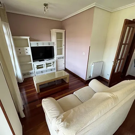 アパート Piso Con Garaje En カルテス